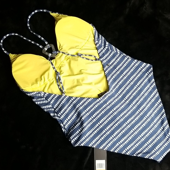NWT Dolce Vita Stripe Print One-Piece Swim… - Picture 6 of 7